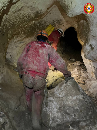 Genga - Speleologo marchigiano disperso nella Grotte del Fiume: salvato da Soccorso Alpino